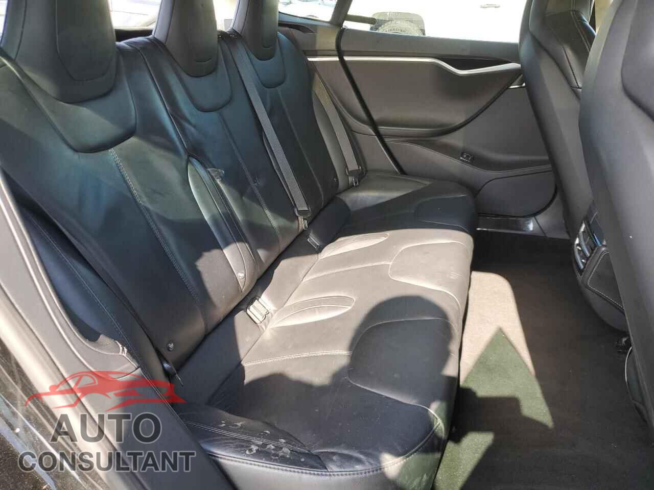 TESLA MODEL S 2015 - 5YJSA1E23FF115871