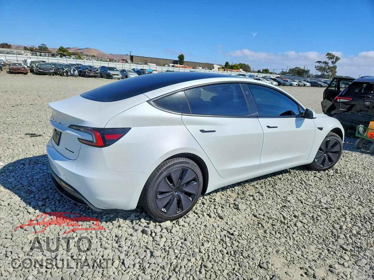 TESLA MODEL 3 2026 - 5YJ3E1EB9TF179112