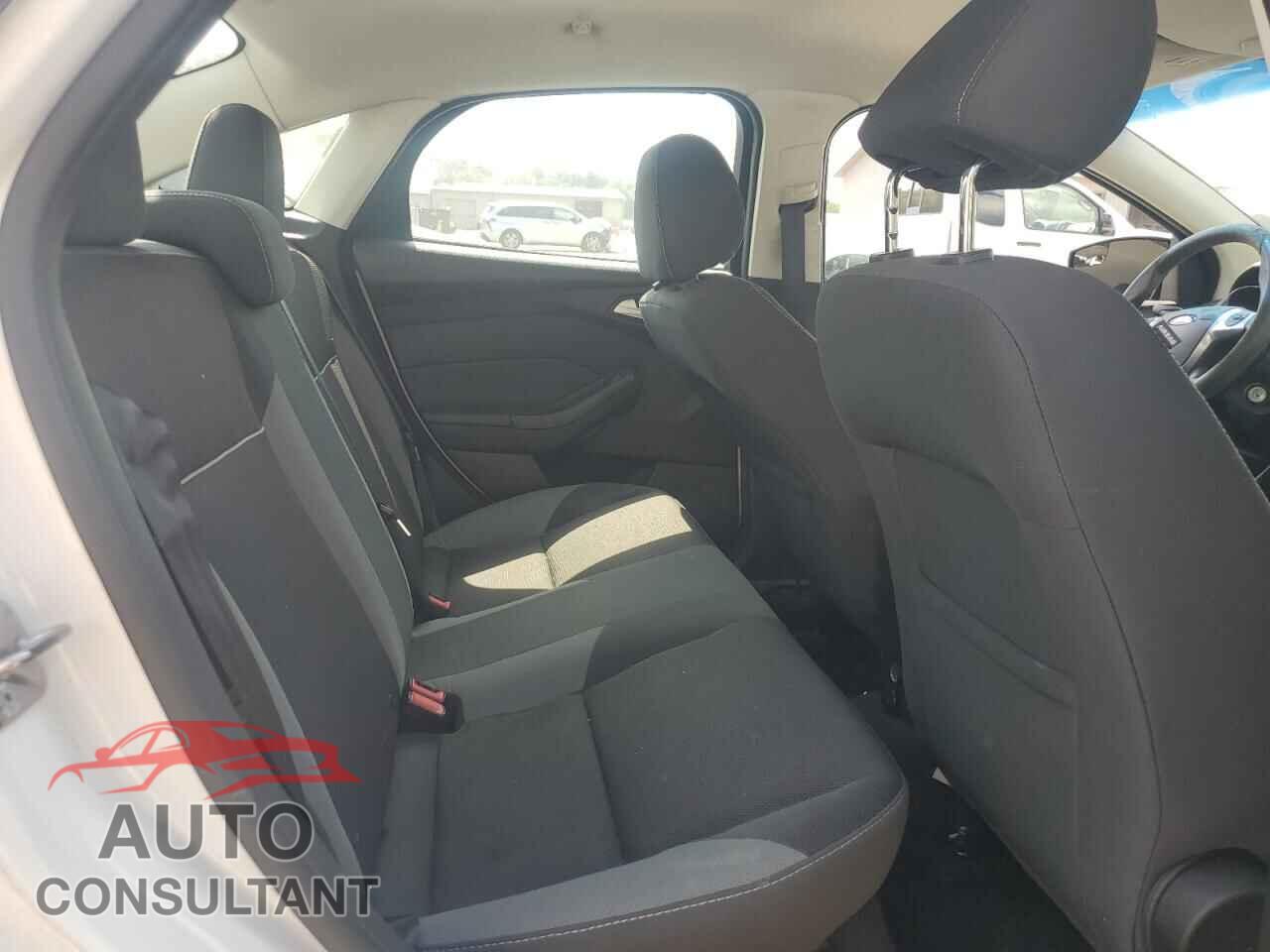 FORD FOCUS 2014 - 1FADP3F23EL456884