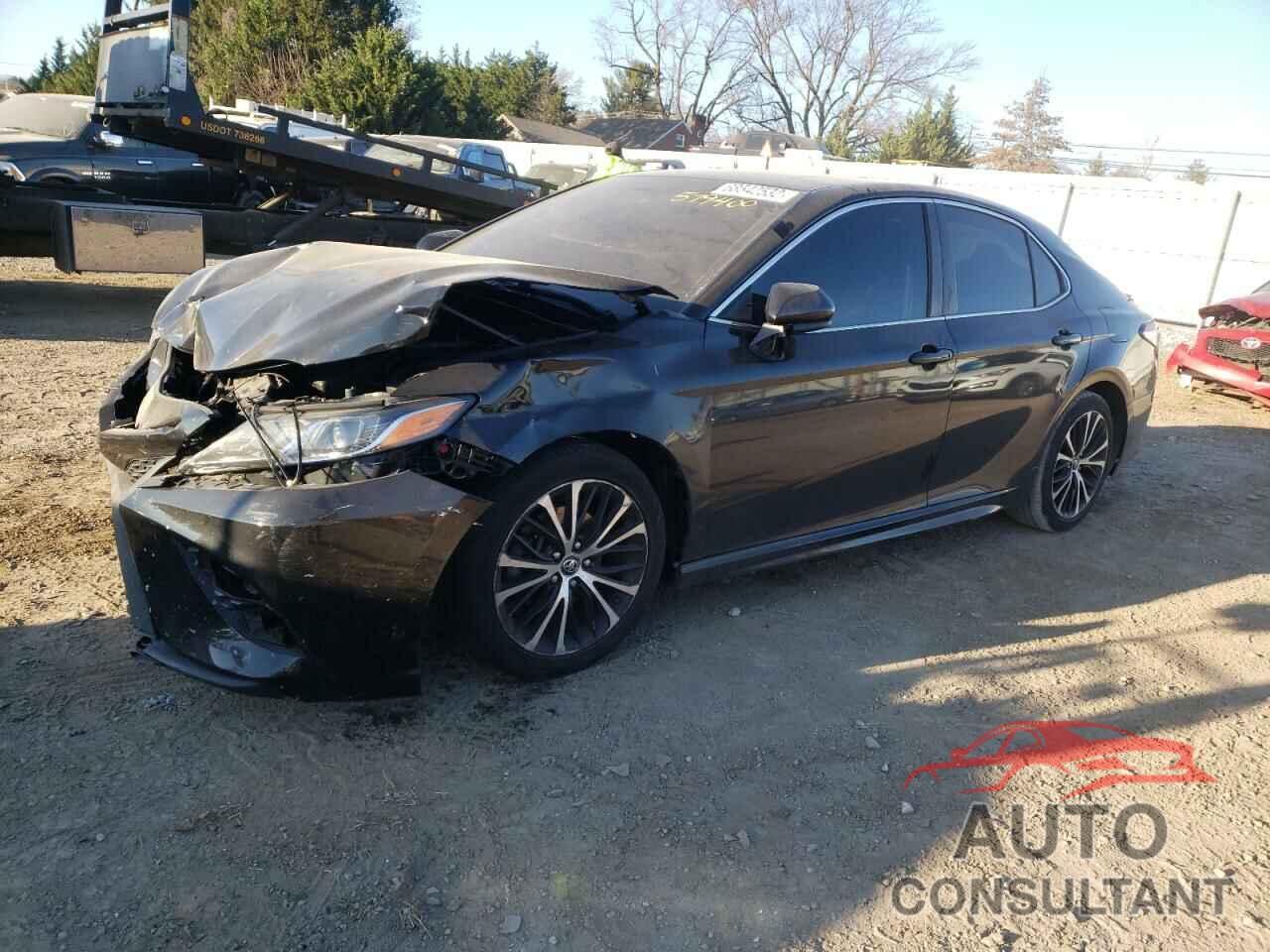 TOYOTA CAMRY 2018 - 4T1B11HK5JU579400