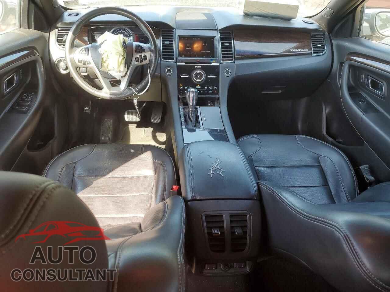 FORD TAURUS 2019 - 1FAHP2F80KG118069