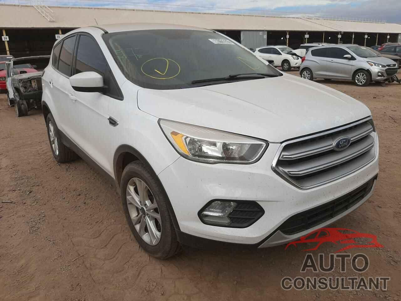 FORD ESCAPE 2017 - 1FMCU0GD5HUB08897