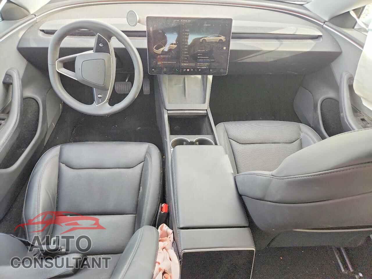 TESLA MODEL 3 2024 - 5YJ3E1EA0RF833835