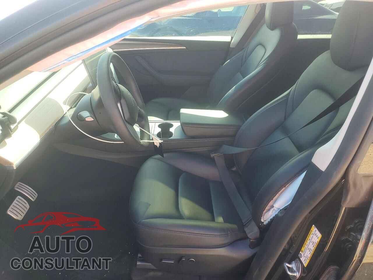 TESLA MODEL Y 2024 - 7SAYGDEF3RF057457