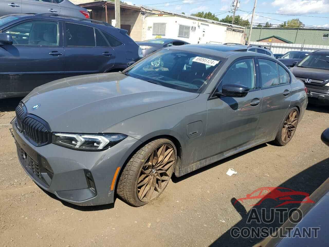 BMW 3 SERIES 2023 - 3MW39FS03P8D13236