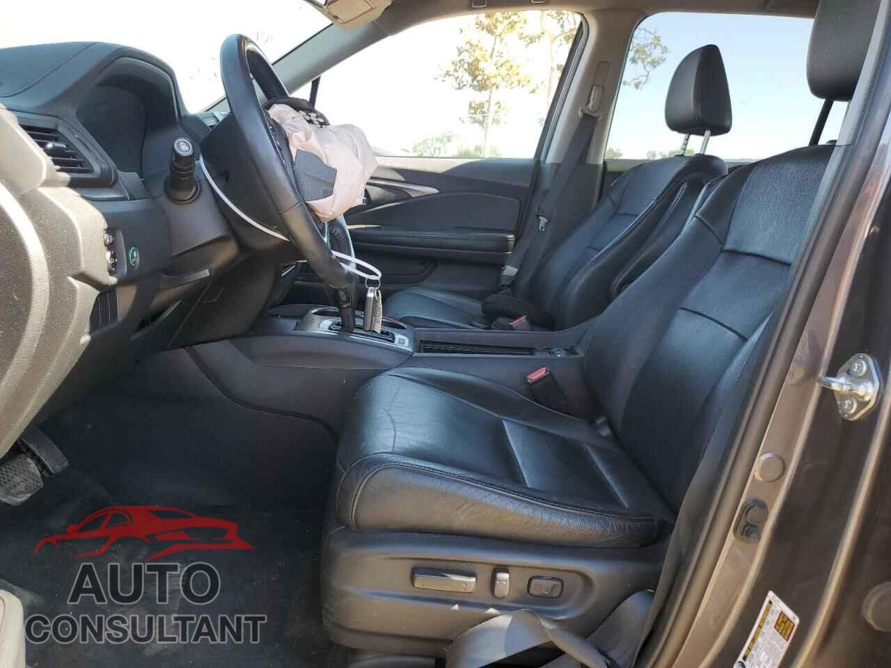 HONDA PILOT 2017 - 5FNYF5H56HB045357
