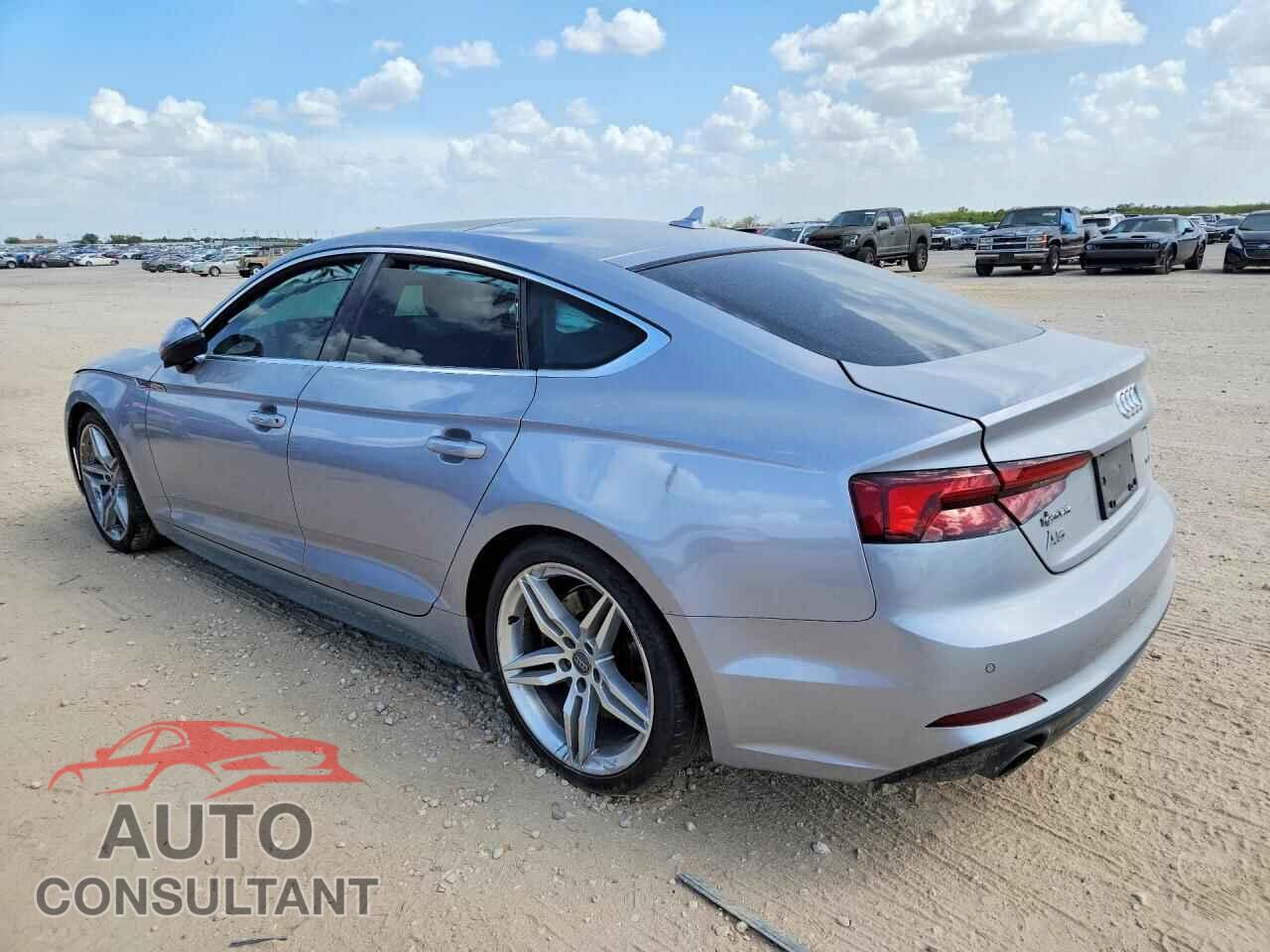 AUDI A5 2019 - WAUENCF56KA094357