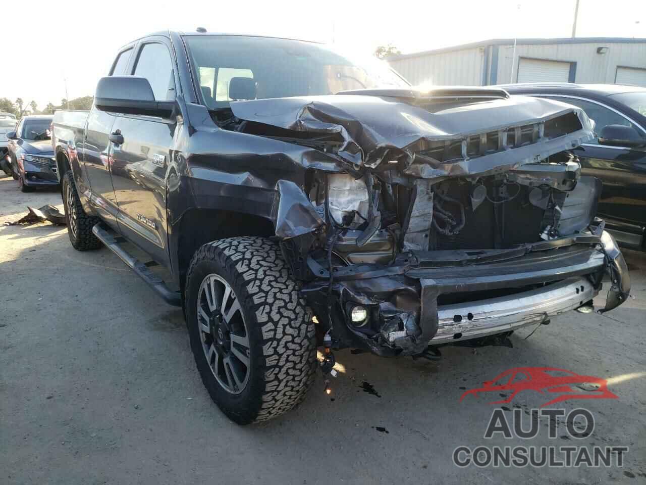 TOYOTA TUNDRA 2018 - 5TFUW5F11JX774831