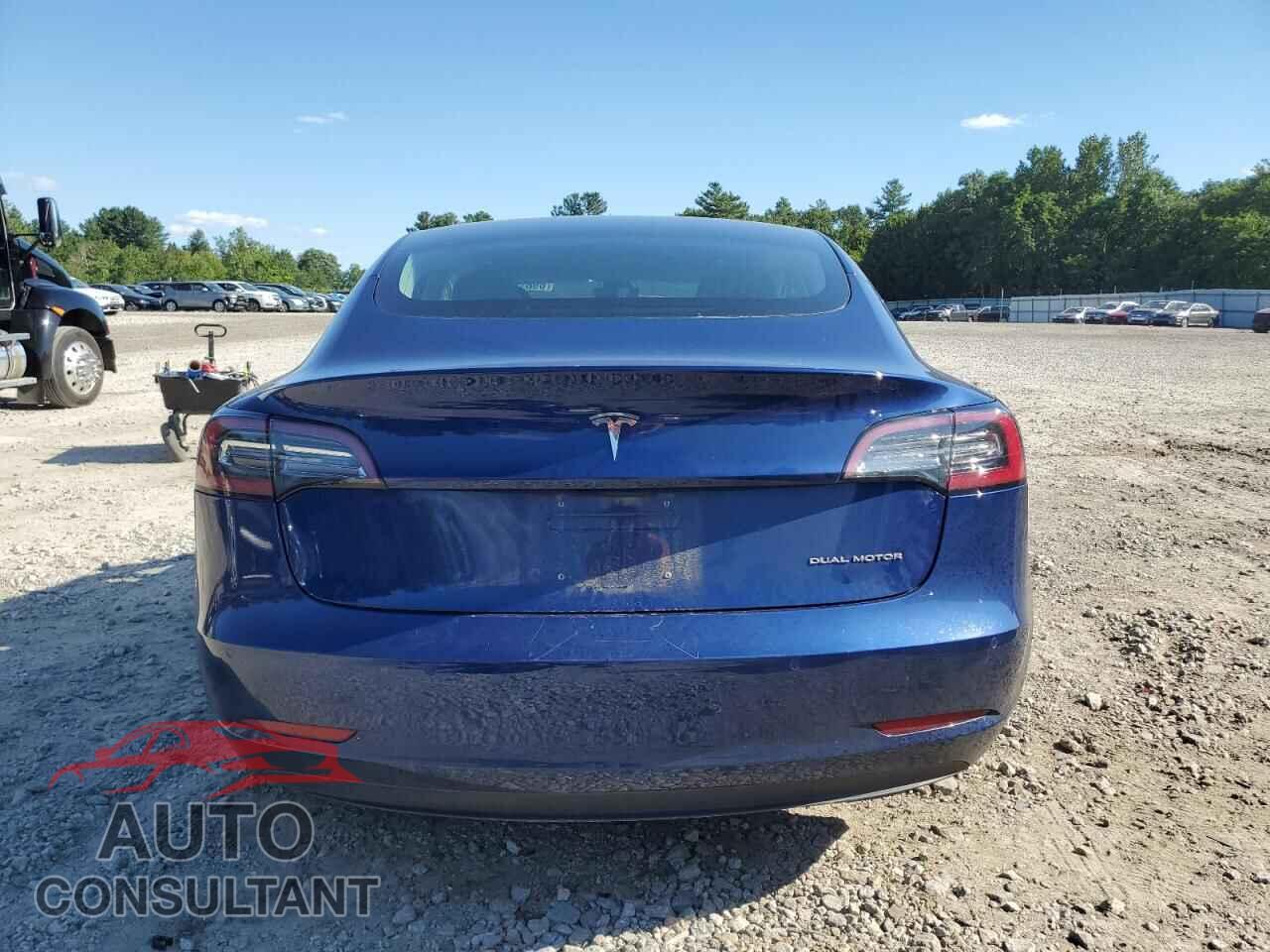 TESLA MODEL 3 2018 - 5YJ3E1EBXJF151011