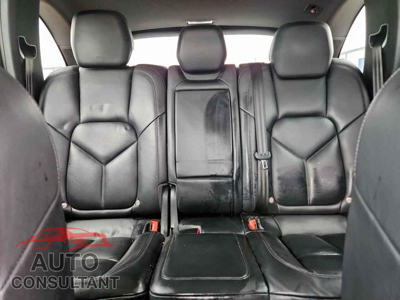PORSCHE CAYENNE 2016 - WP1AA2A20GKA15737