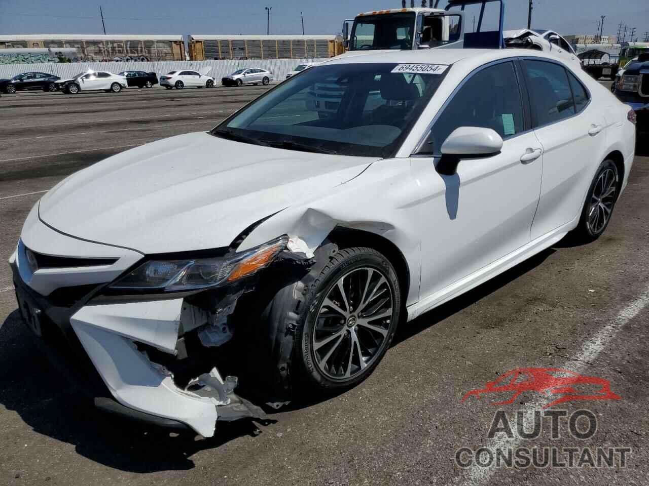 TOYOTA CAMRY 2018 - 4T1B11HK9JU673117