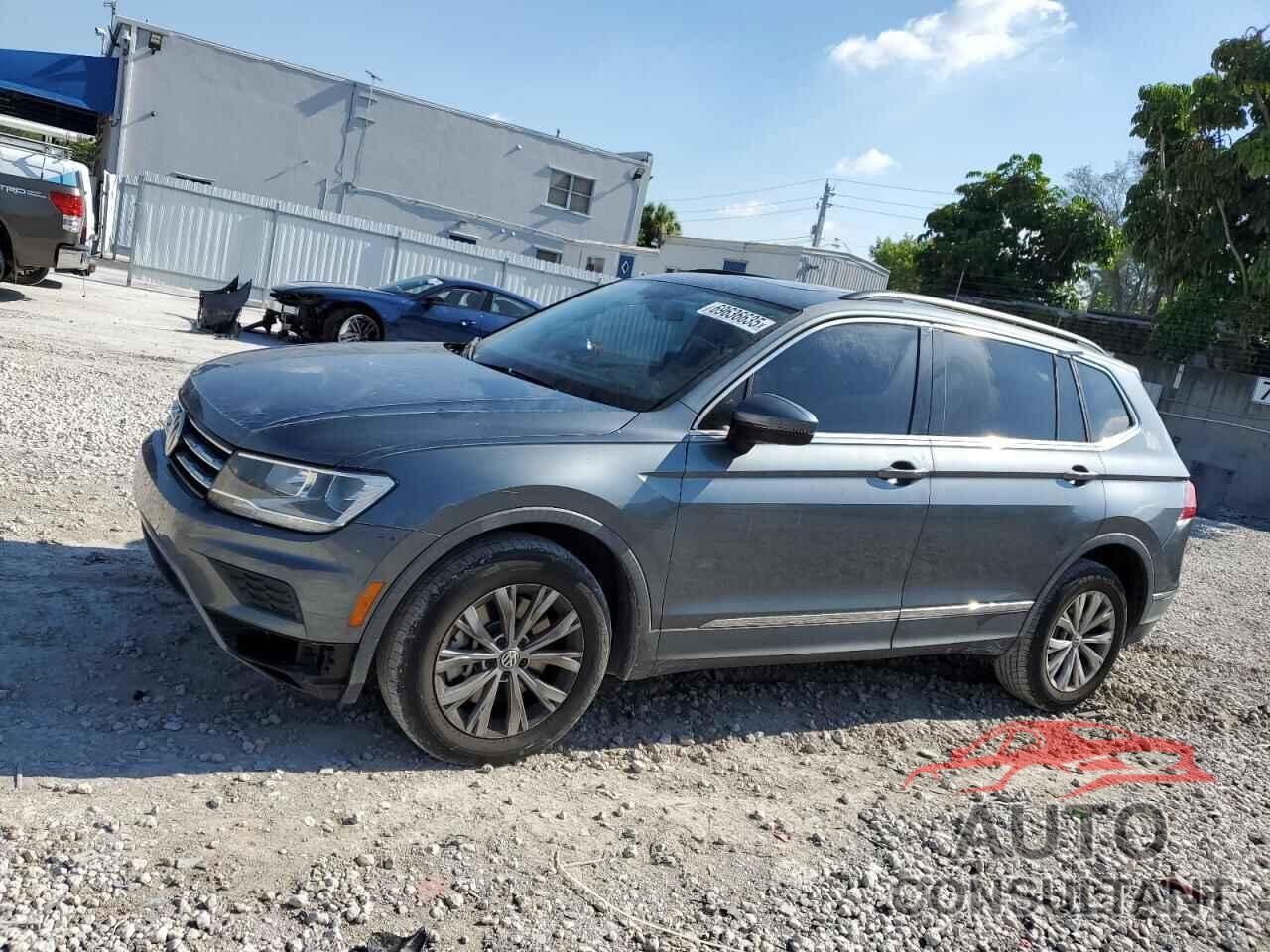 VOLKSWAGEN TIGUAN 2018 - 3VV3B7AX1JM082512