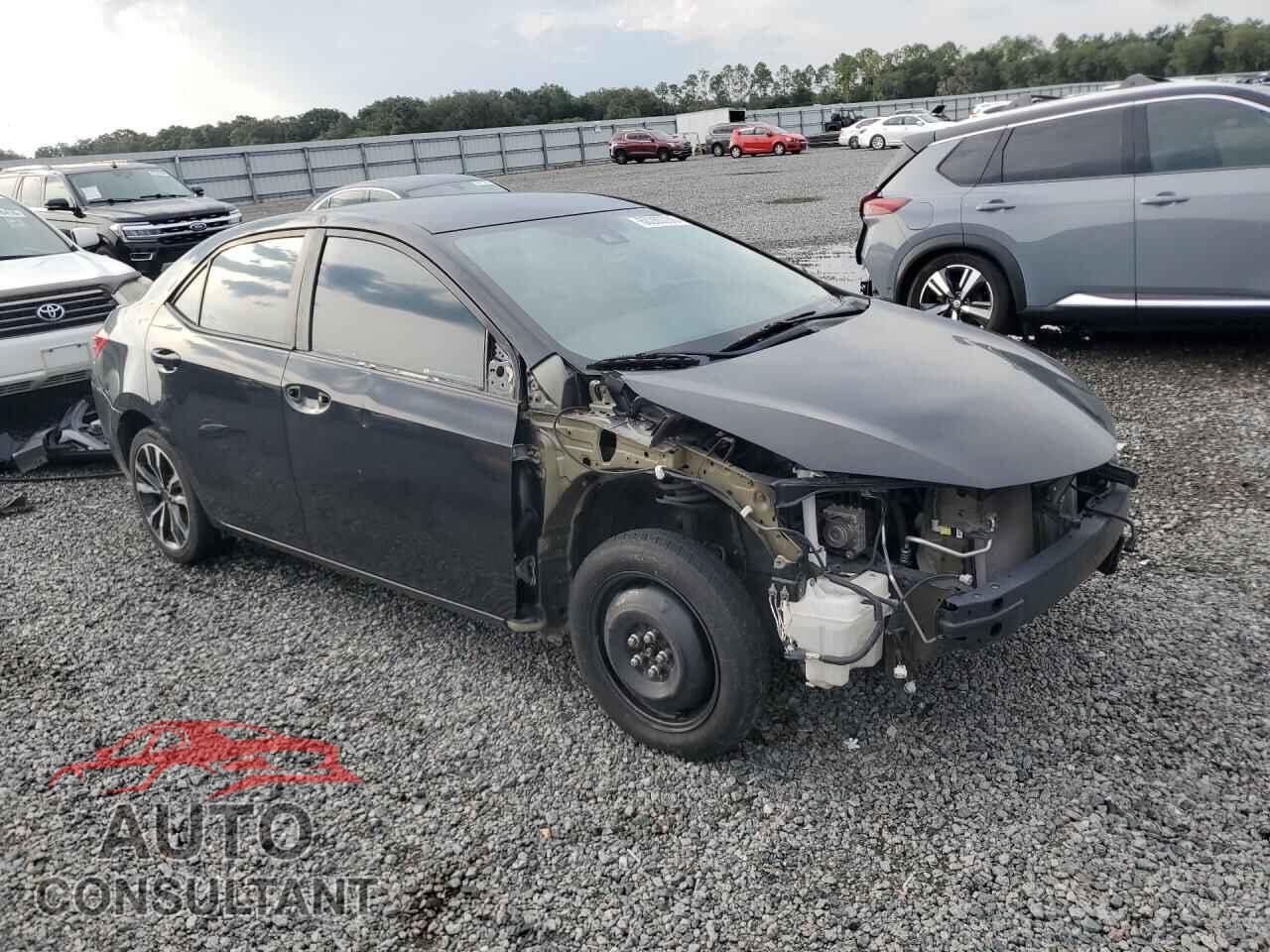 TOYOTA COROLLA 2018 - 5YFBURHE2JP770015