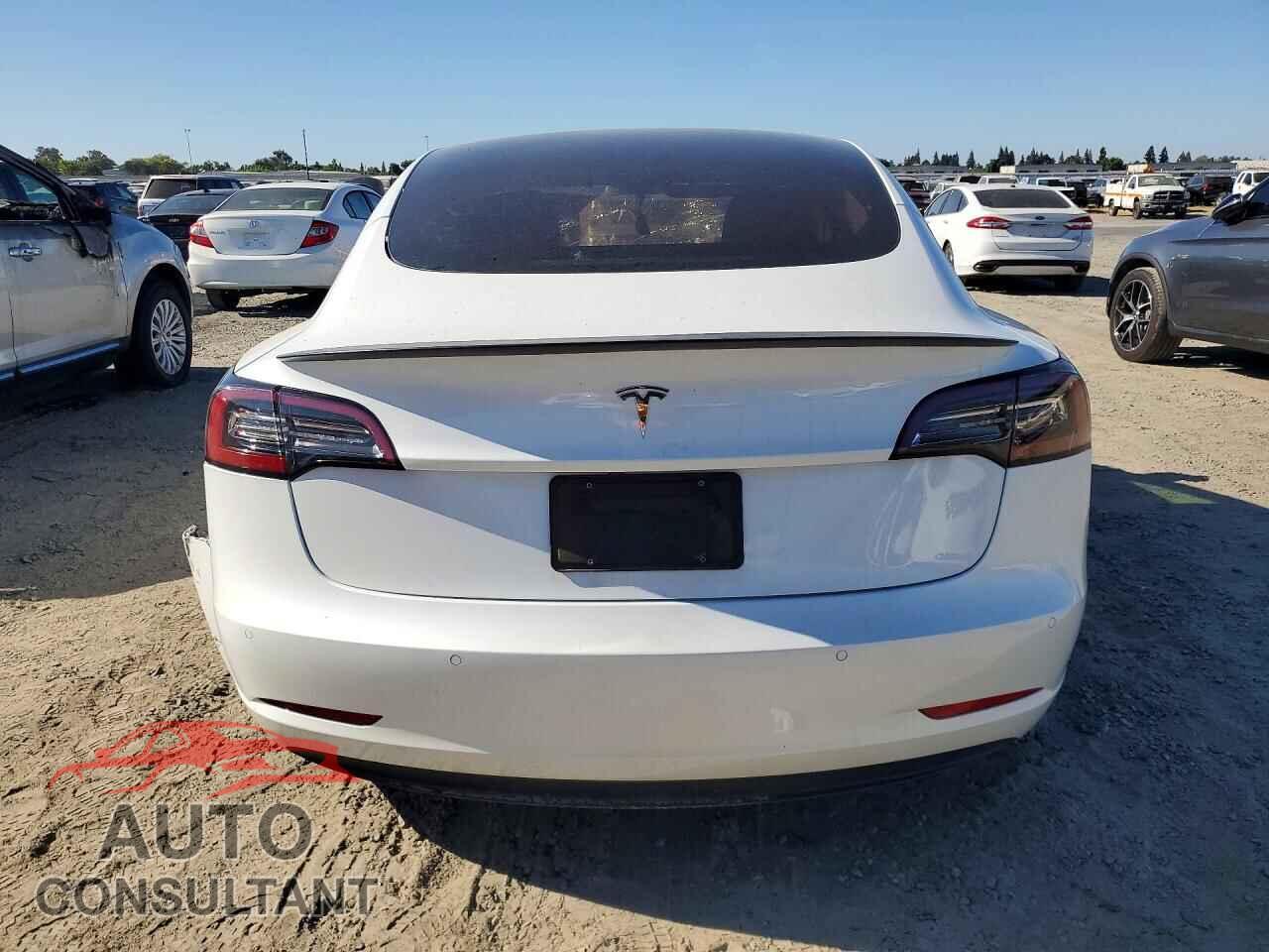 TESLA MODEL 3 2021 - 5YJ3E1EA5MF985585
