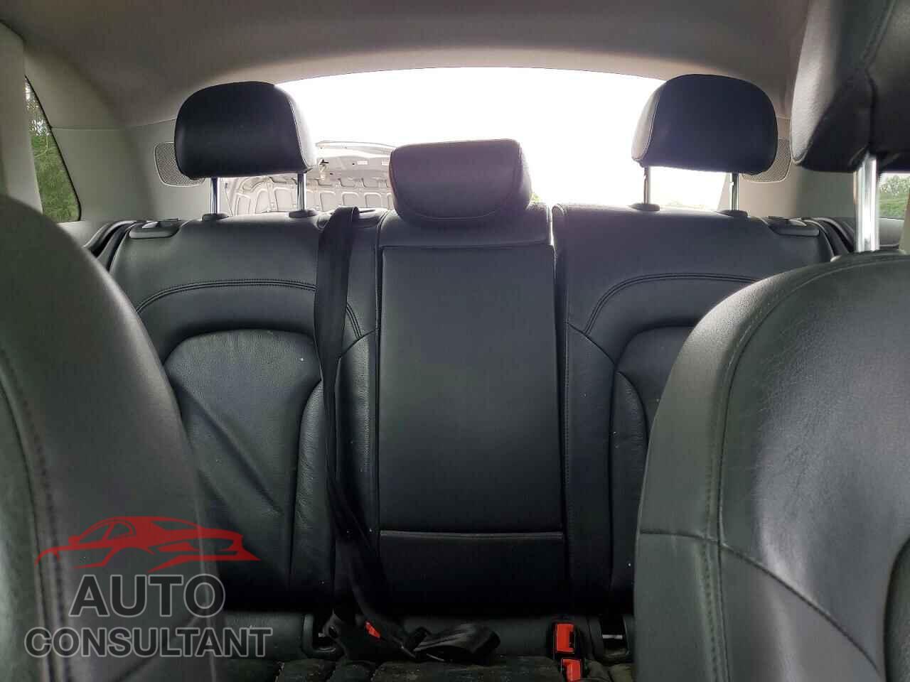 AUDI Q3 2017 - WA1ECCFS0HR015557