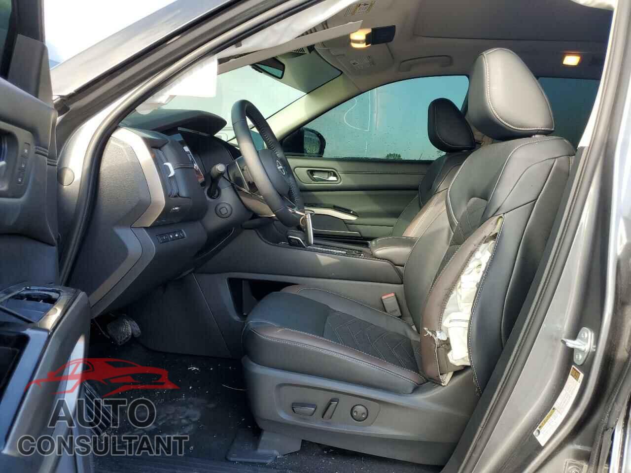 NISSAN PATHFINDER 2024 - 5N1DR3DK3RC205193