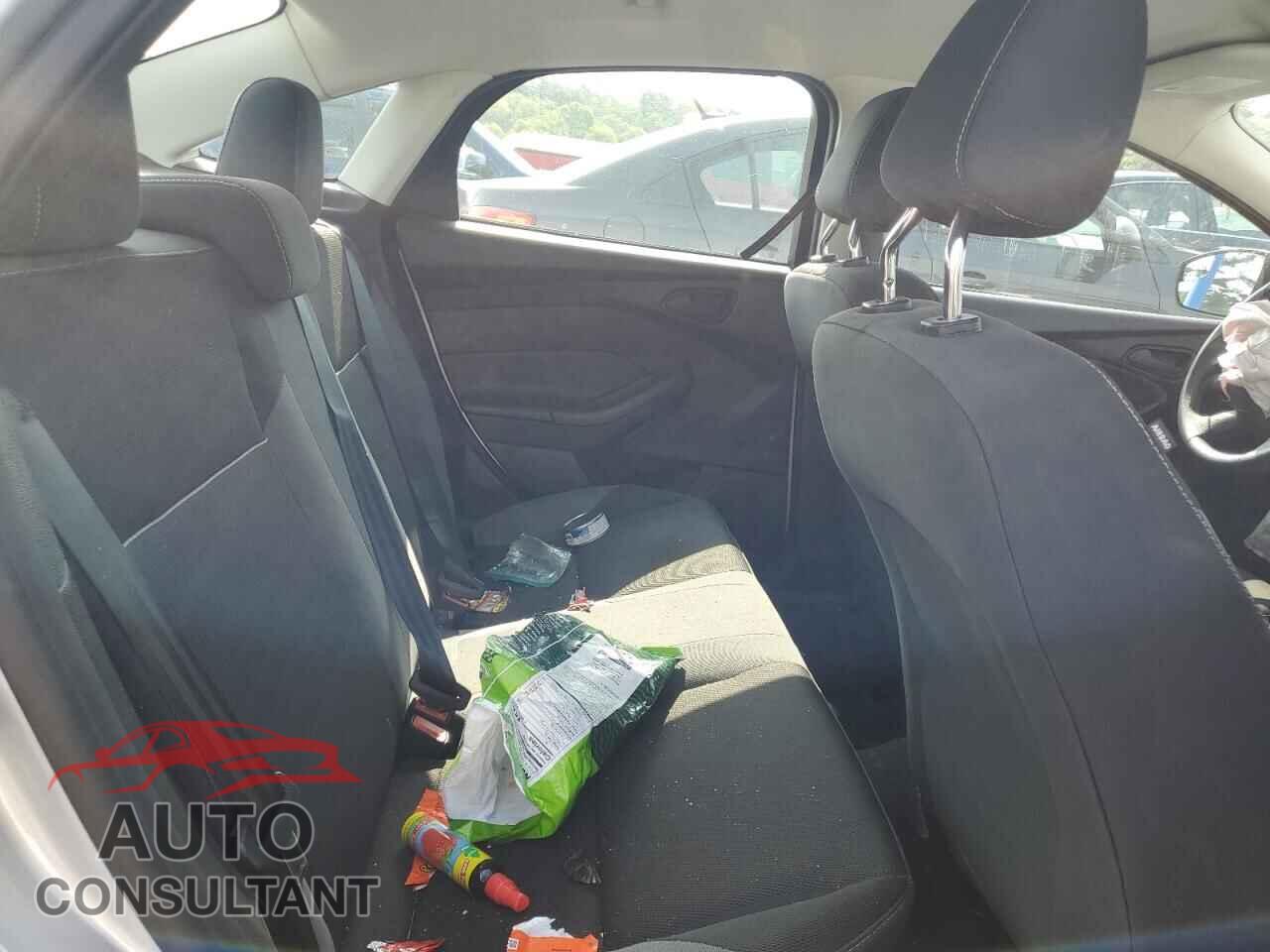 FORD FOCUS 2014 - 1FADP3E26EL434377