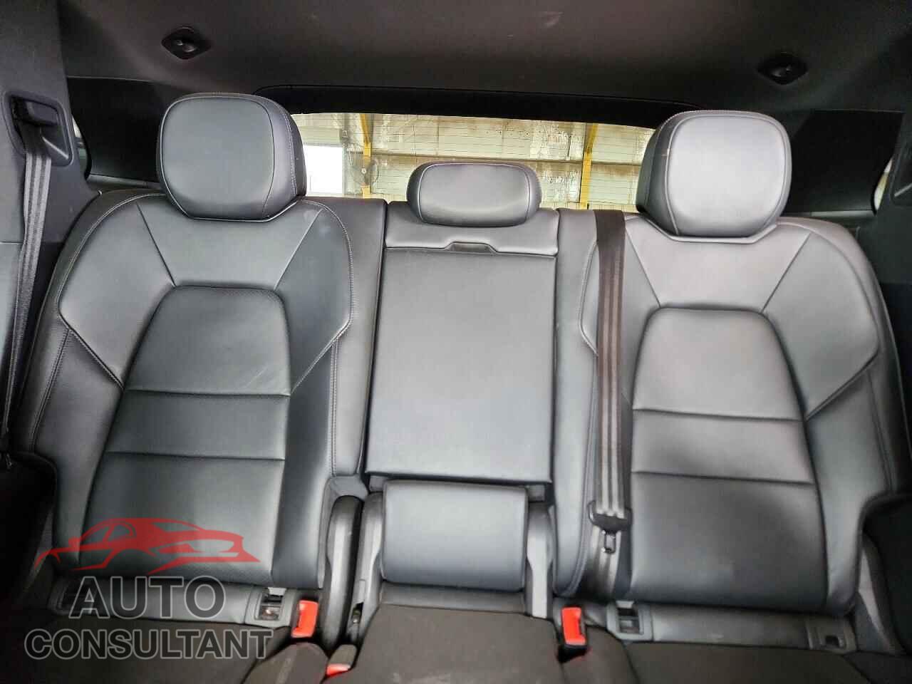 PORSCHE CAYENNE 2024 - WP1AA2AY6RDA10196