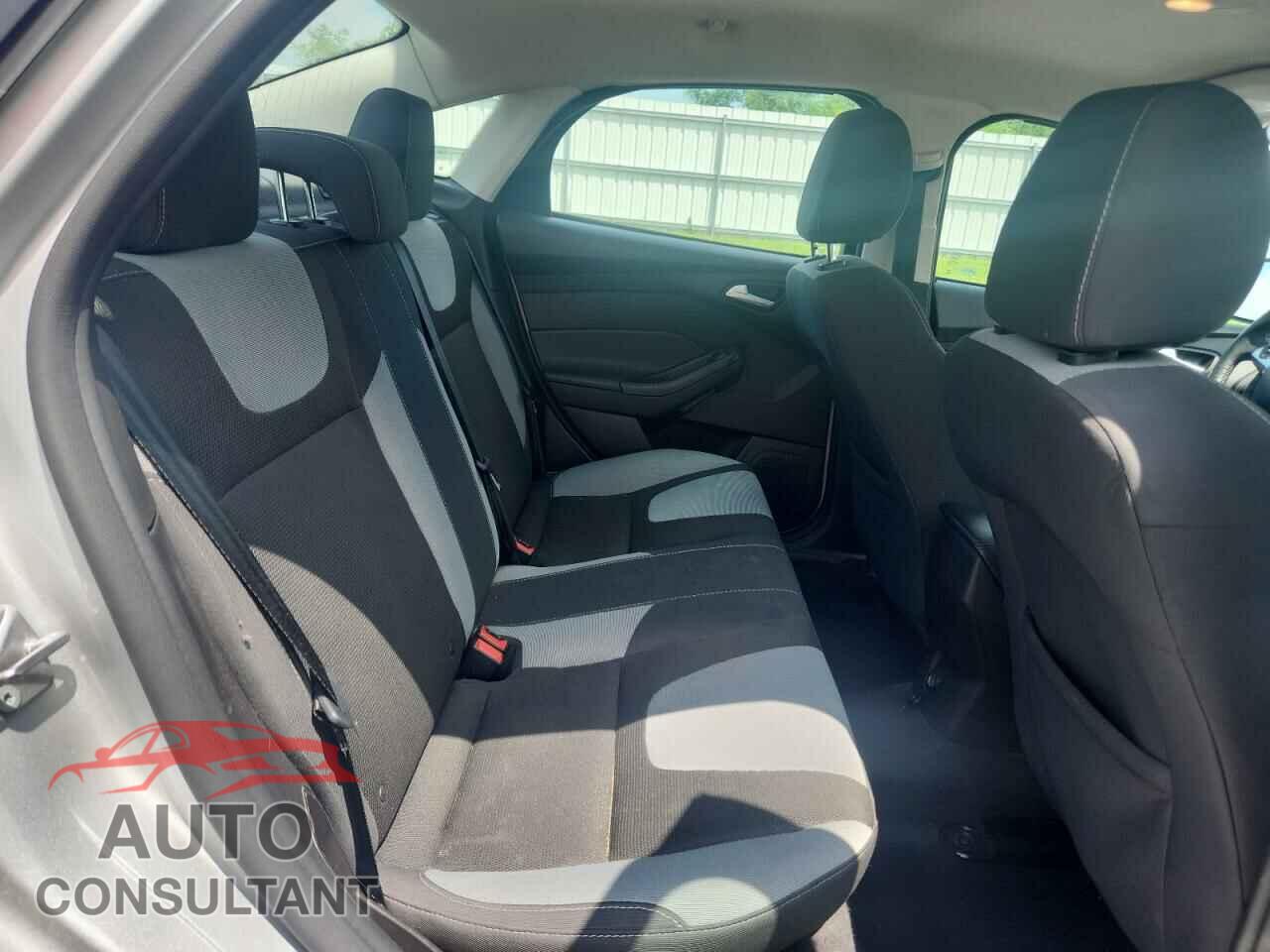 FORD FOCUS 2014 - 1FADP3F26EL431655