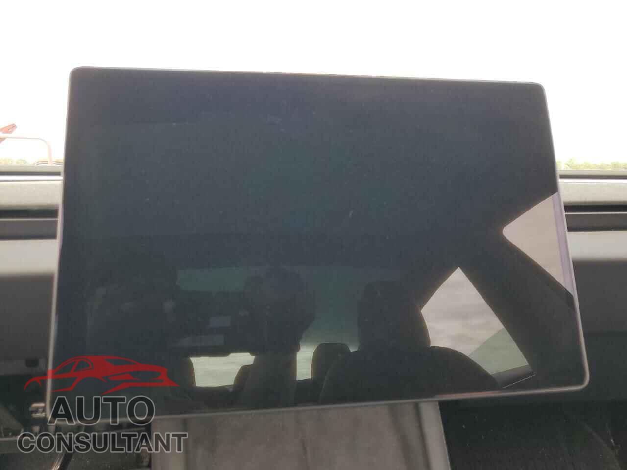 TESLA MODEL 3 2024 - 5YJ3E1EBXRF794244