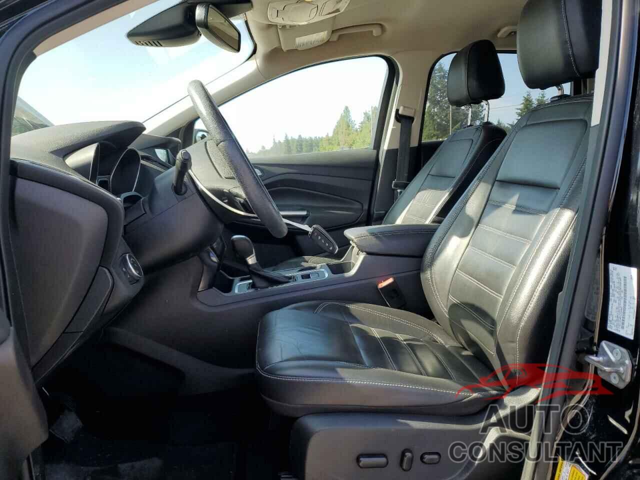 FORD ESCAPE 2017 - 1FMCU9J90HUD93954