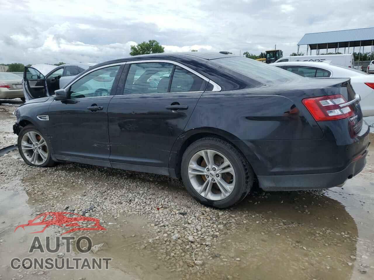FORD TAURUS 2017 - 1FAHP2E84HG118540