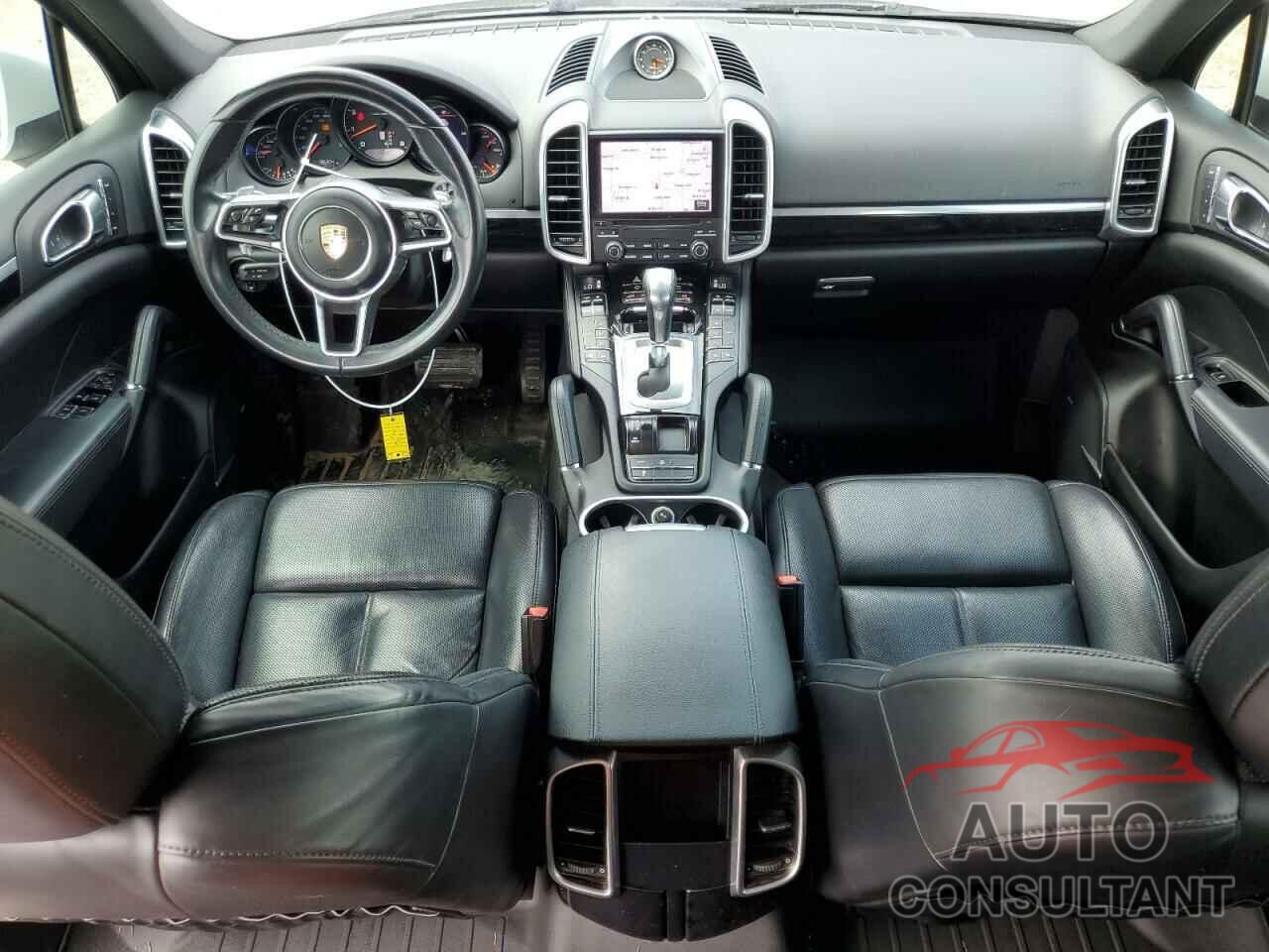 PORSCHE CAYENNE 2017 - WP1AA2A22HKA92370