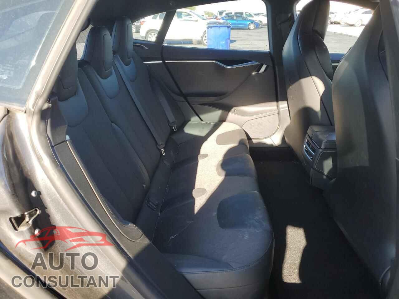 TESLA MODEL S 2017 - 5YJSA1E17HF206247