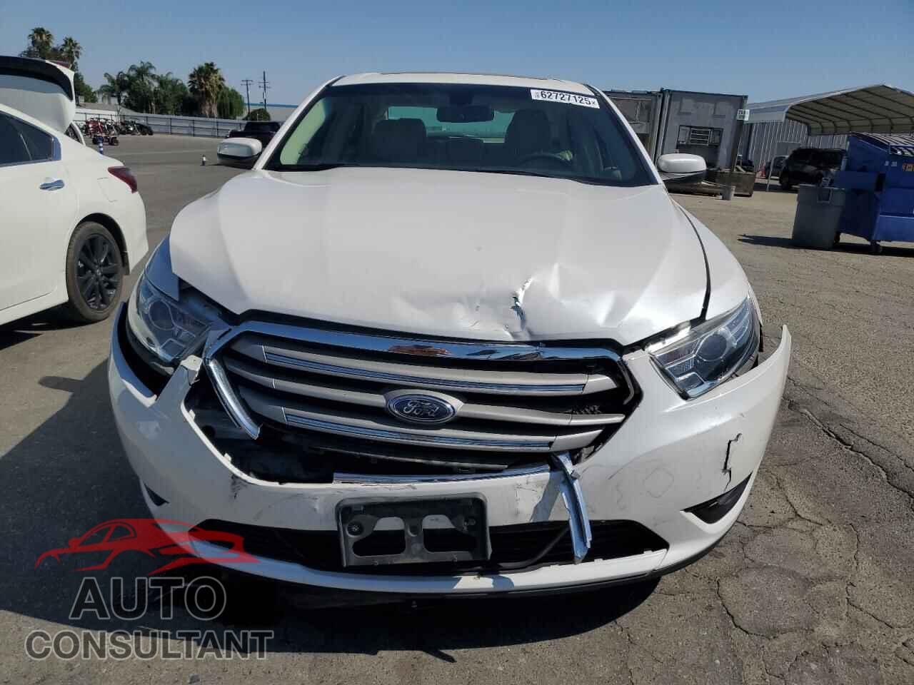 FORD TAURUS 2017 - 1FAHP2E86HG114795