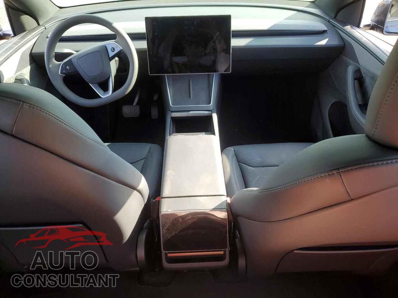 TESLA MODEL Y 2026 - 7SAYGDEEXTA711334