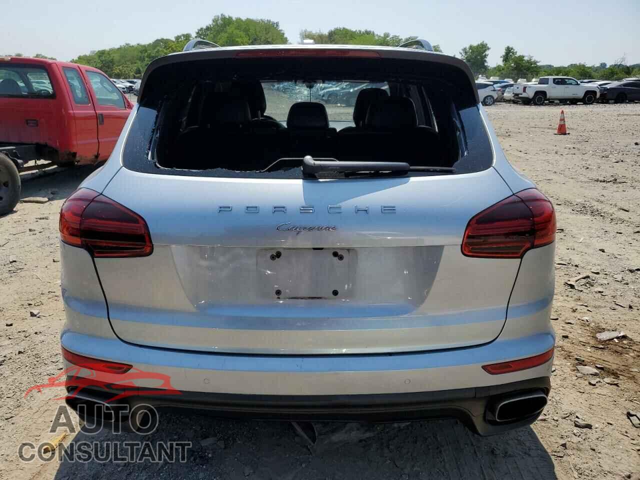 PORSCHE CAYENNE 2017 - WP1AA2A25HKA86367