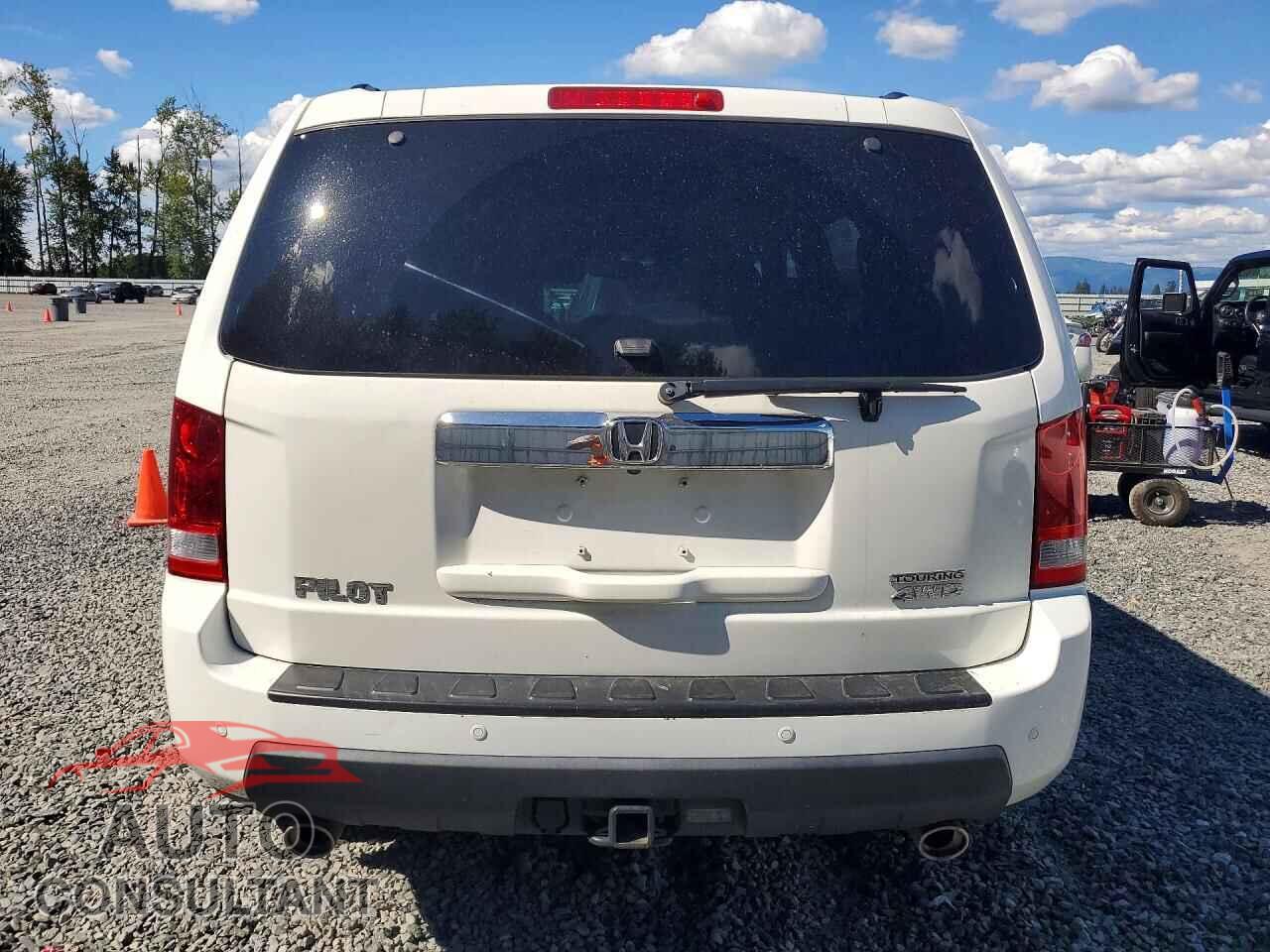 HONDA PILOT 2010 - 5FNYF4H97AB035598