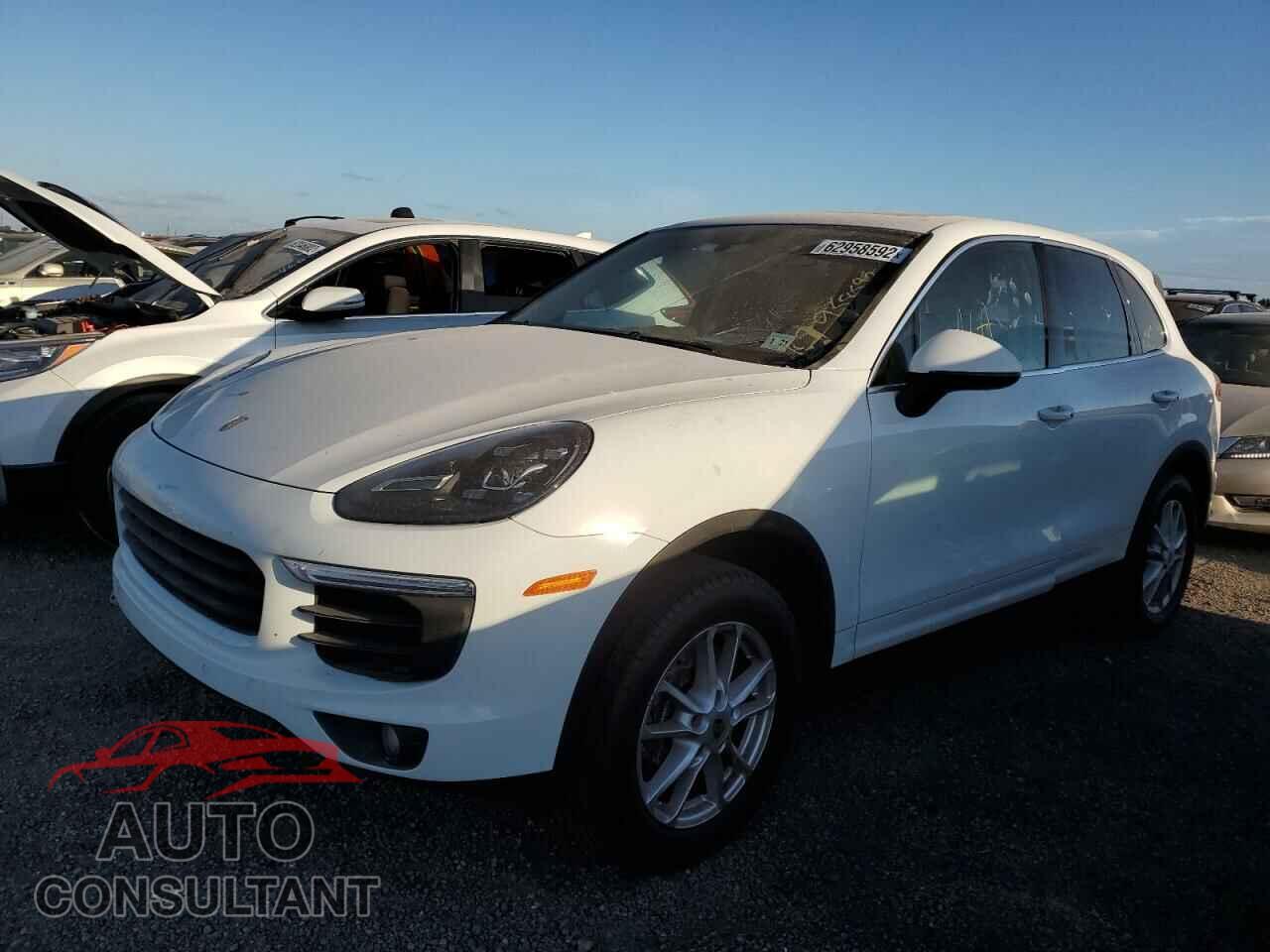 PORSCHE CAYENNE 2016 - WP1AA2A24GKA09200