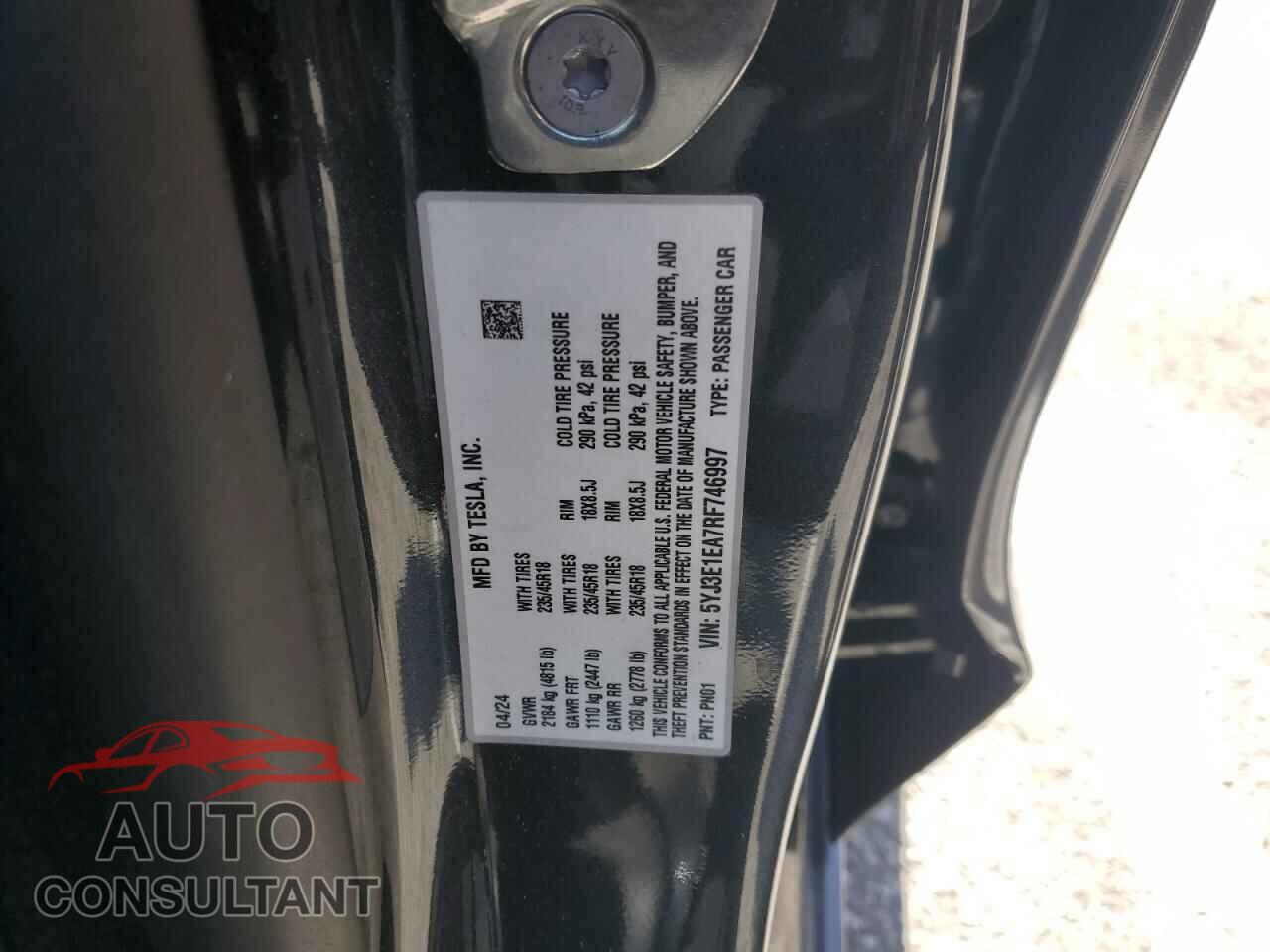 TESLA MODEL 3 2024 - 5YJ3E1EA7RF746997