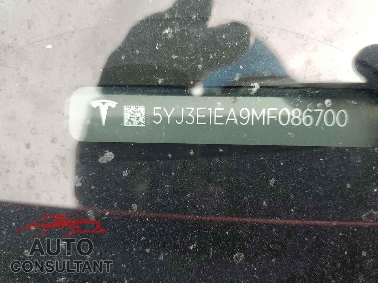 TESLA MODEL 3 2021 - 5YJ3E1EA9MF086700