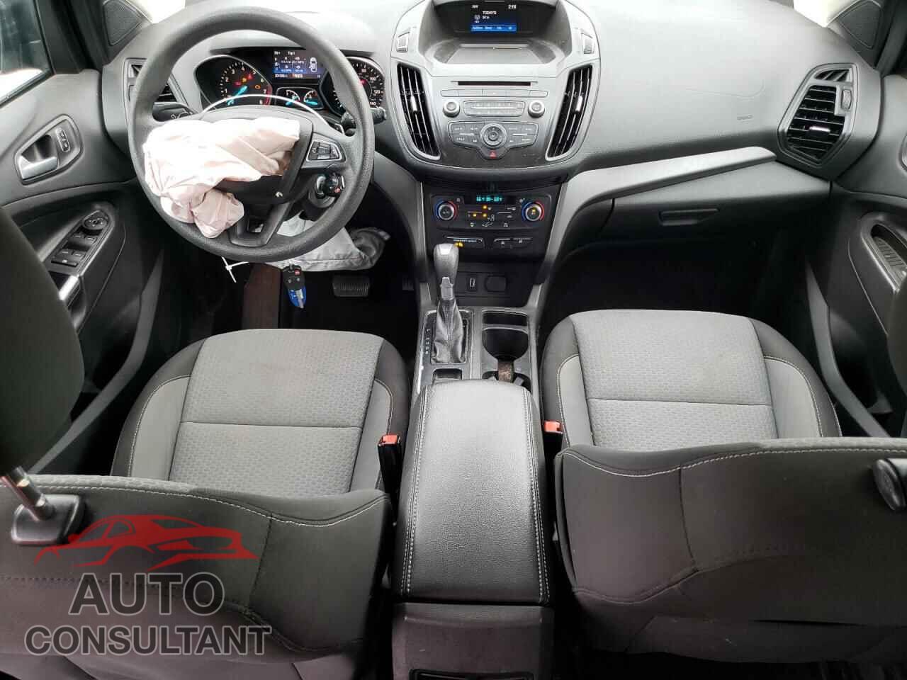 FORD ESCAPE 2017 - 1FMCU9GD7HUC93295