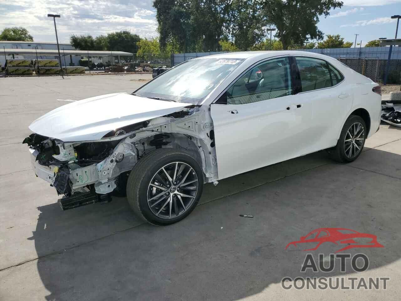 TOYOTA CAMRY 2023 - 4T1F11BK0PU105549