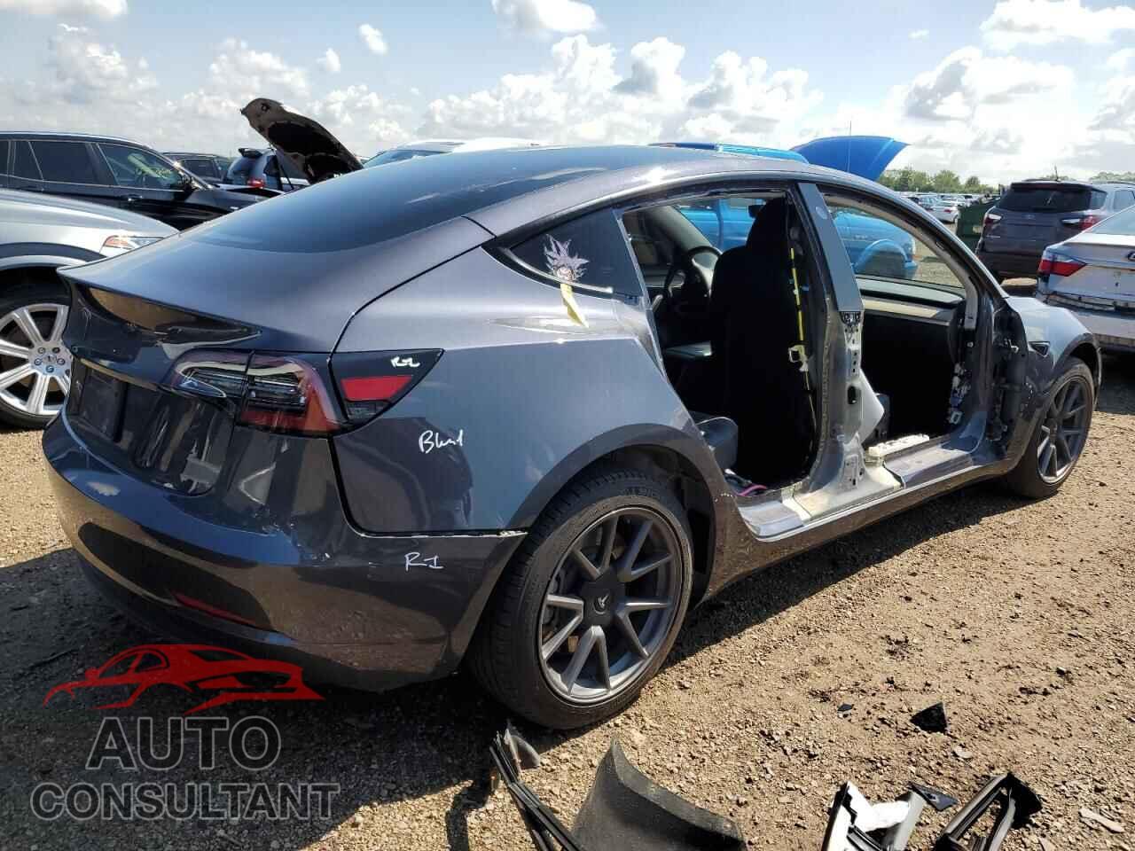 TESLA MODEL 3 2023 - 5YJ3E1EA5PF403456