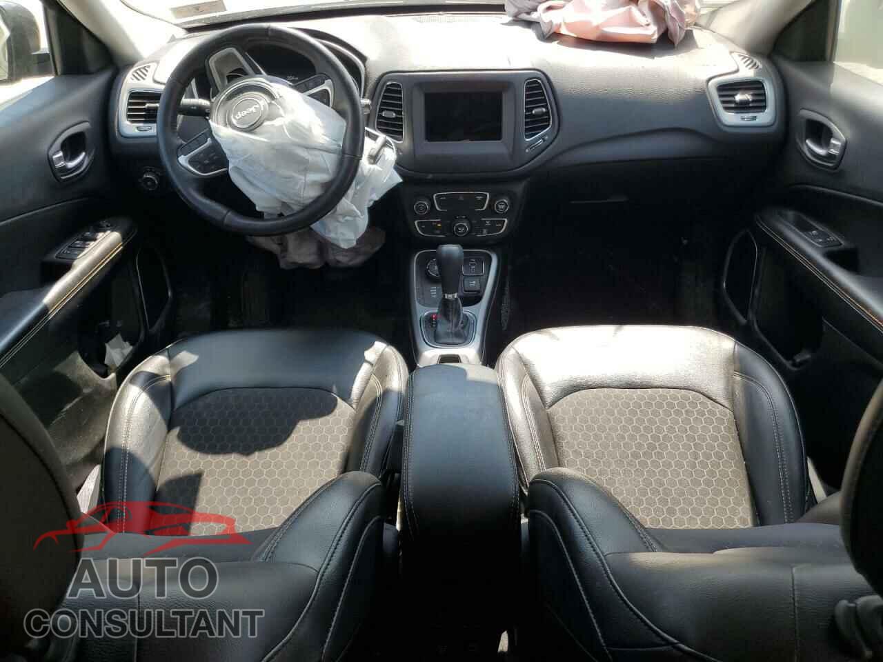 JEEP COMPASS 2018 - 3C4NJDBB7JT337424