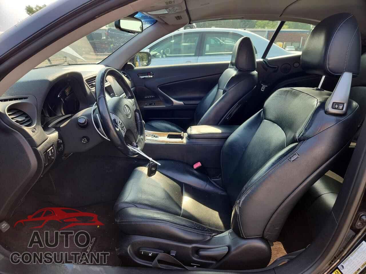 LEXUS IS 2012 - JTHFF2C21C2526193
