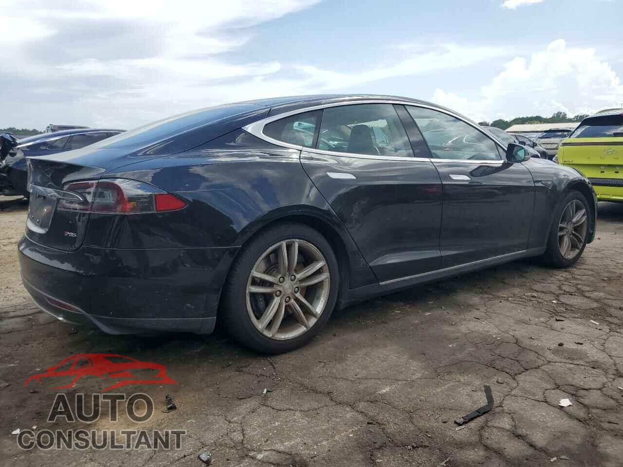 TESLA MODEL S 2013 - 5YJSA1CN8DFP06126