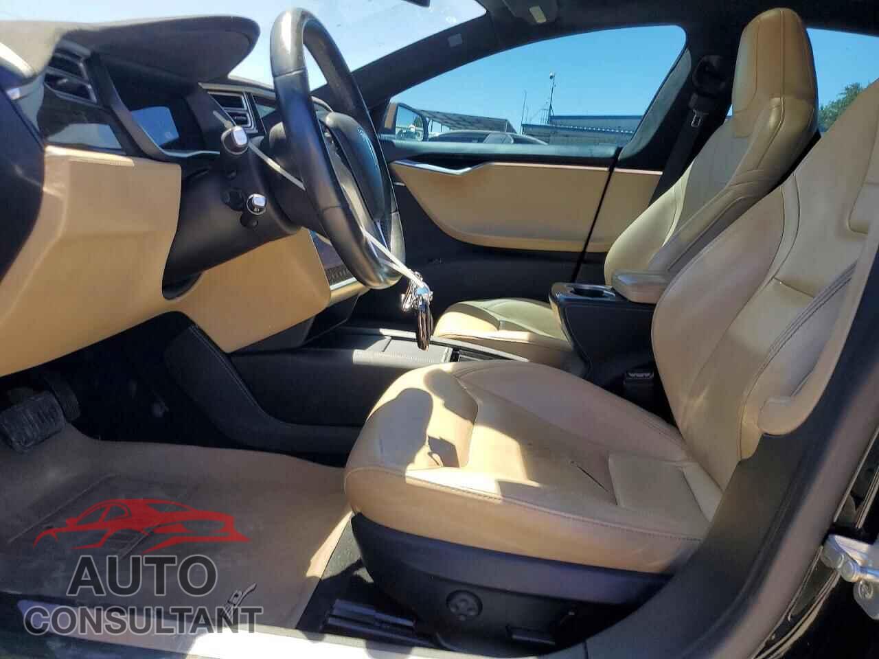 TESLA MODEL S 2015 - 5YJSA1E15FF105687