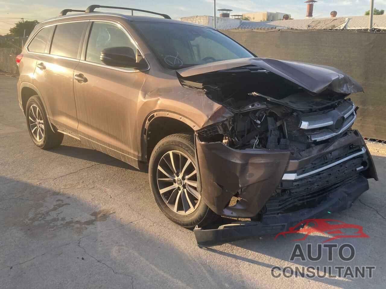 TOYOTA HIGHLANDER 2018 - 5TDKZRFH5JS286412