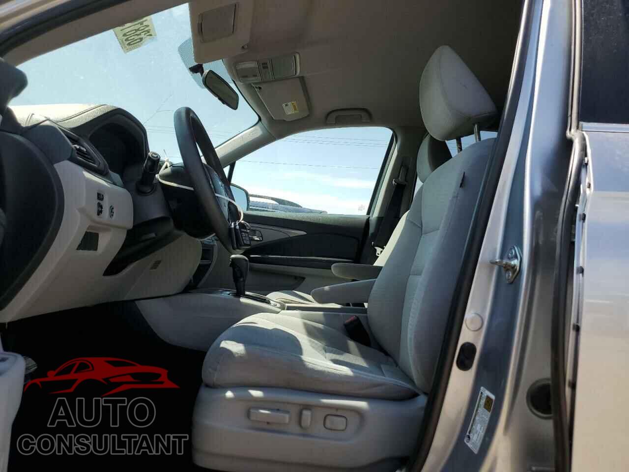 HONDA PILOT 2017 - 5FNYF5H37HB010387