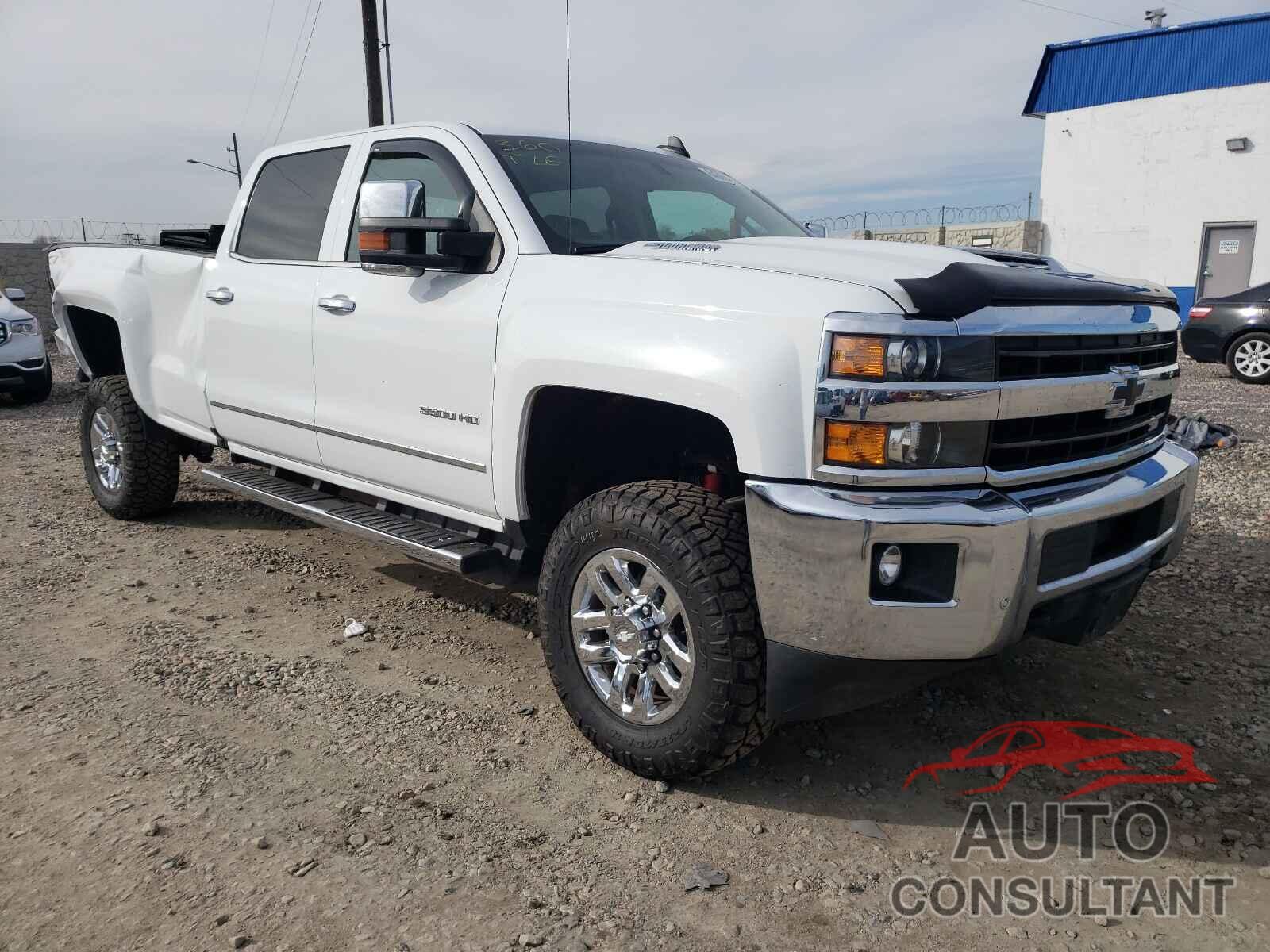 CHEVROLET SILVERADO 2018 - 1GC4K0CY0JF144126