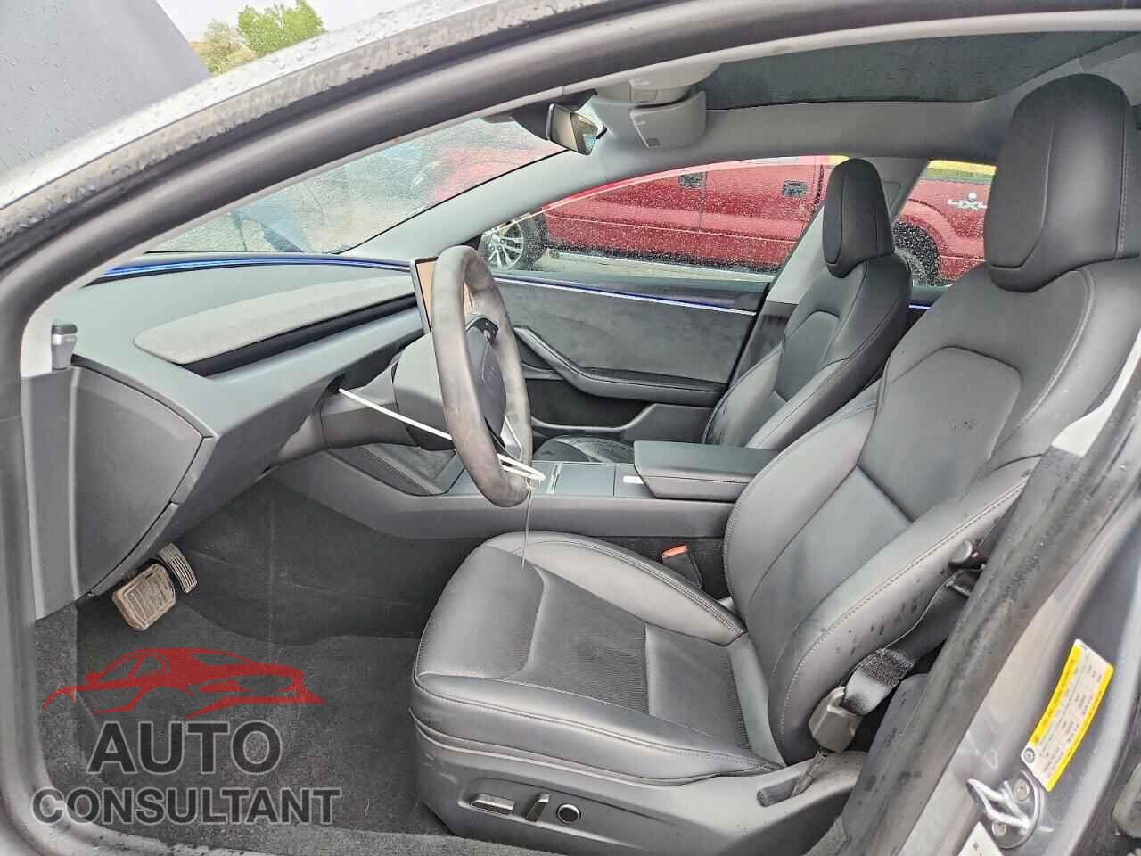 TESLA MODEL 3 2025 - 5YJ3E1EB5SF939096