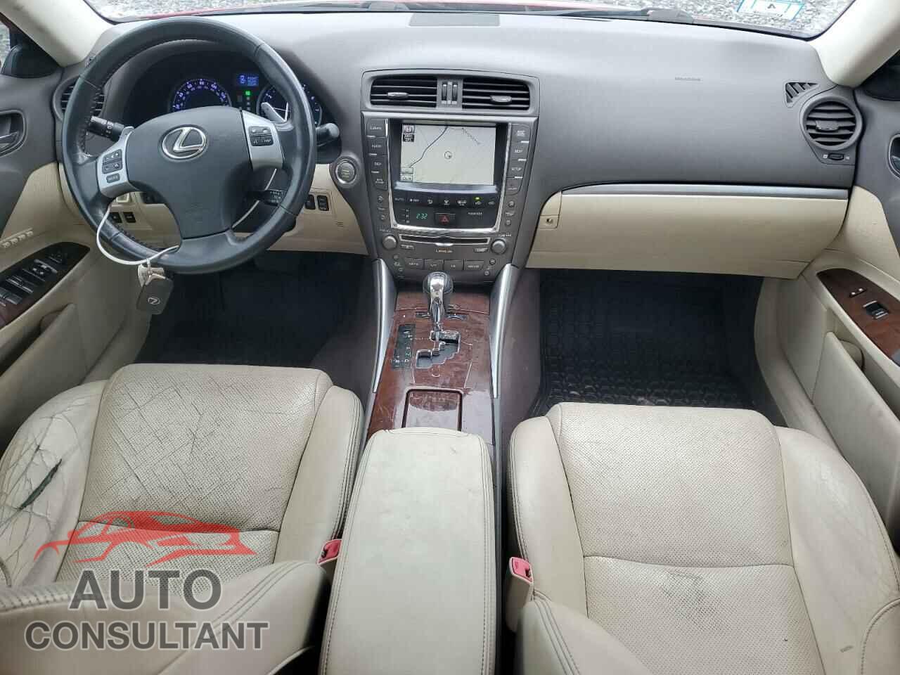LEXUS IS 2011 - JTHCF5C21B5045409