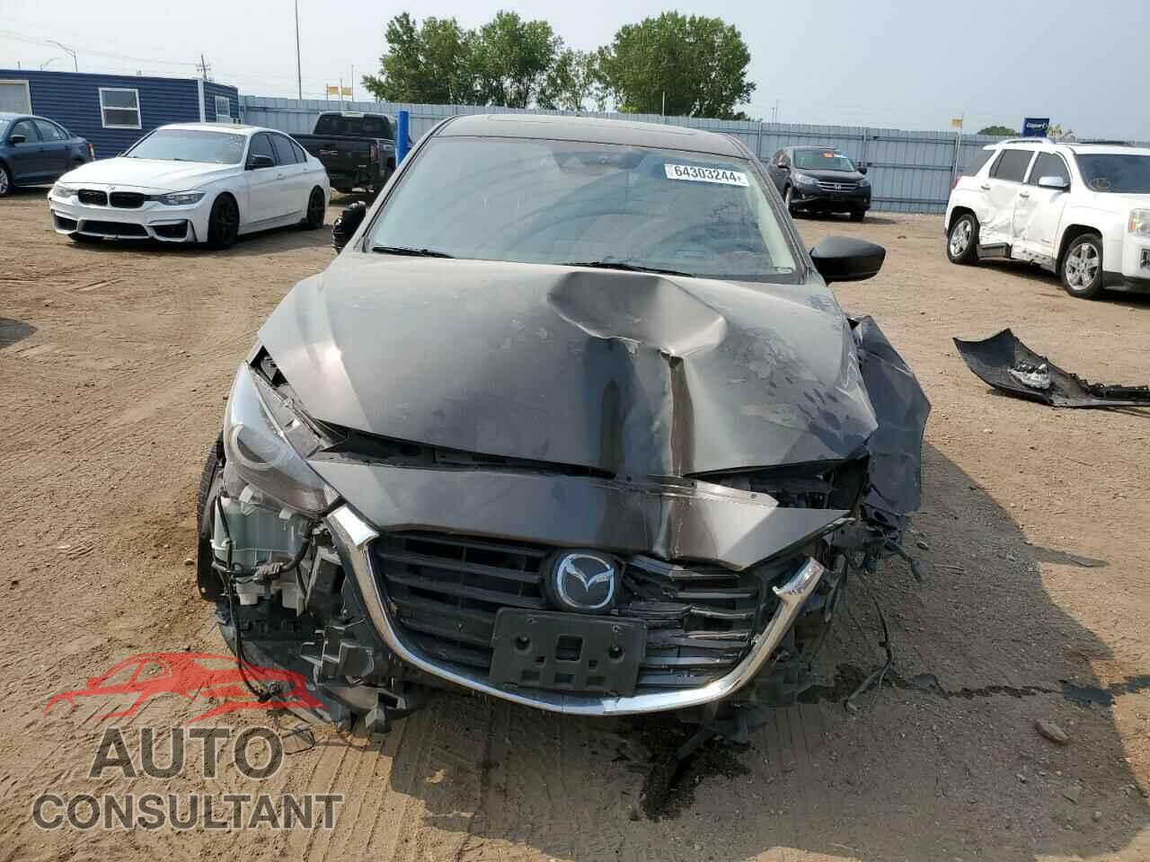 MAZDA 3 2018 - 3MZBN1M38JM173779