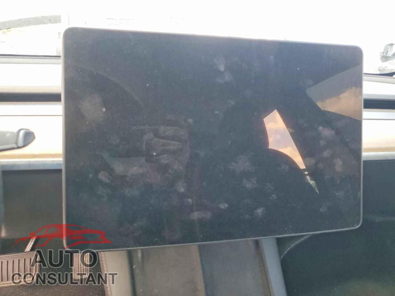TESLA MODEL 3 2023 - 5YJ3E1EA9PF454152