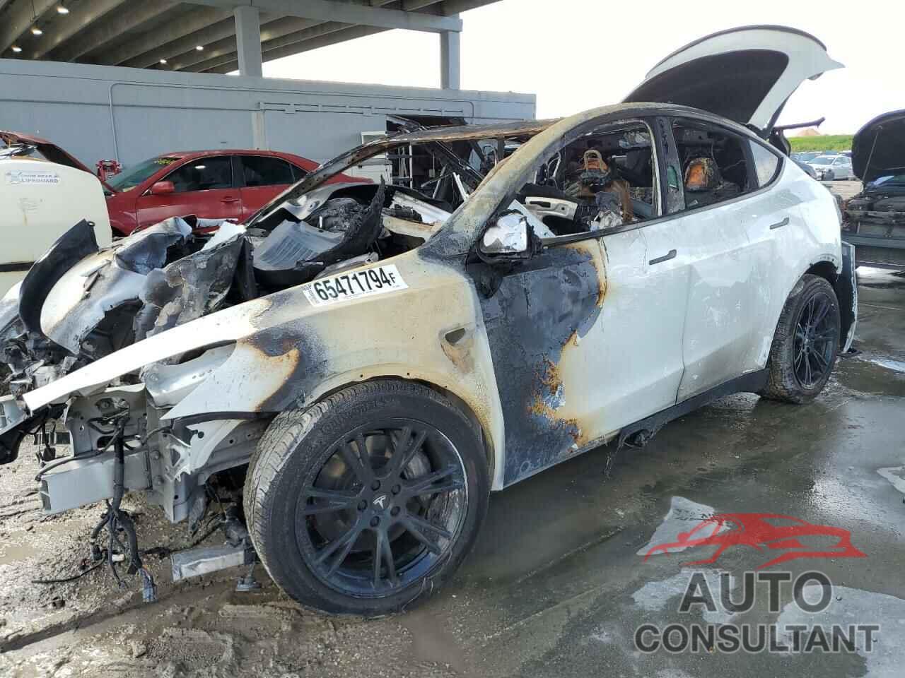 TESLA MODEL Y 2022 - 7SAYGDEE8NF433622